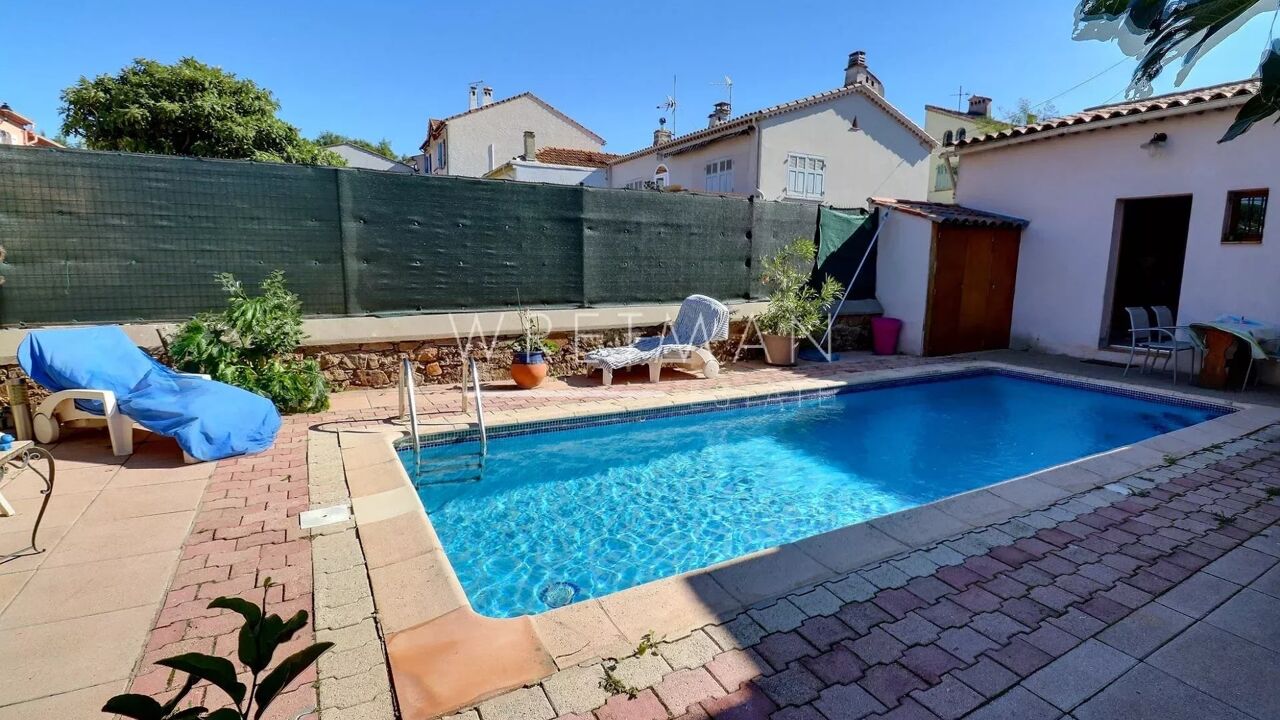 maison 9 pièces  m2 à vendre à Roquebrune-sur-Argens (83520)