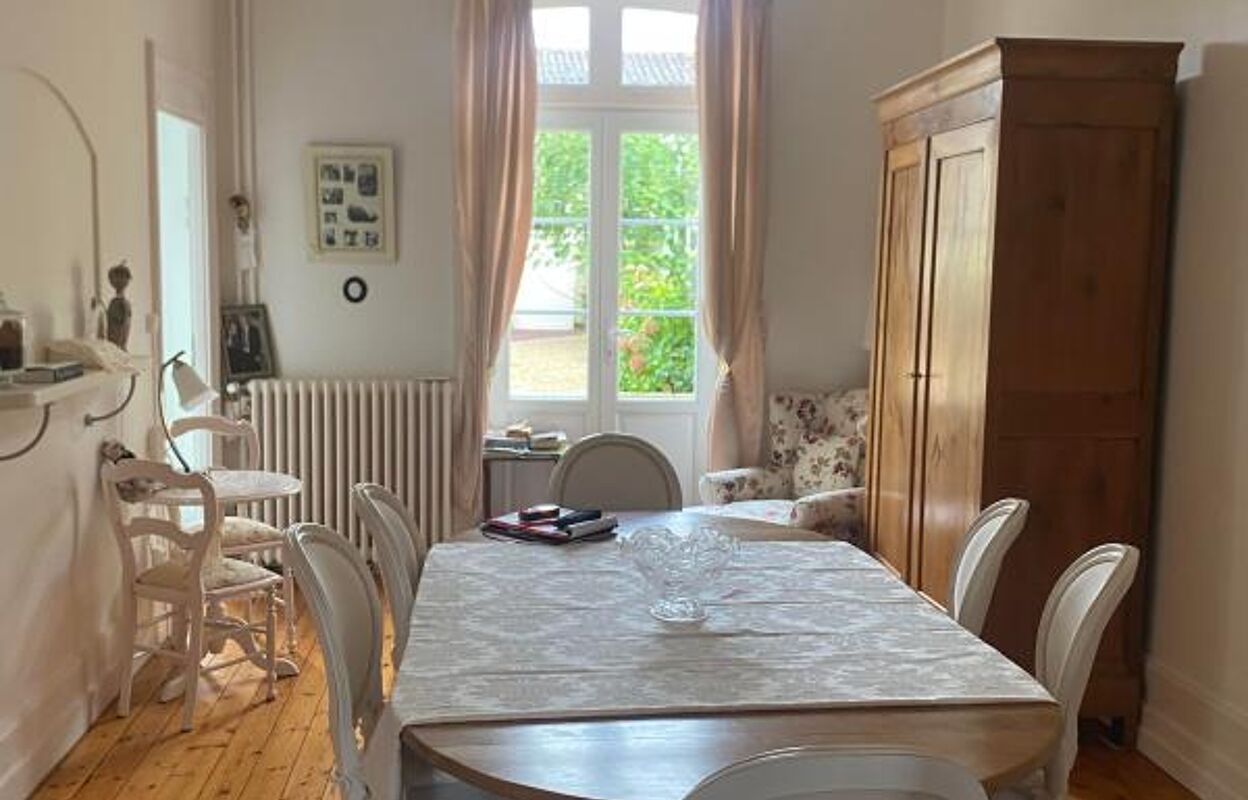 maison 8 pièces 192 m2 à vendre à Saint-Jean-d'Angély (17400)