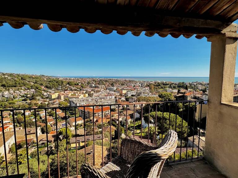 HAUT DE CAGNES, superbe maison avec terrasse — photo 1
