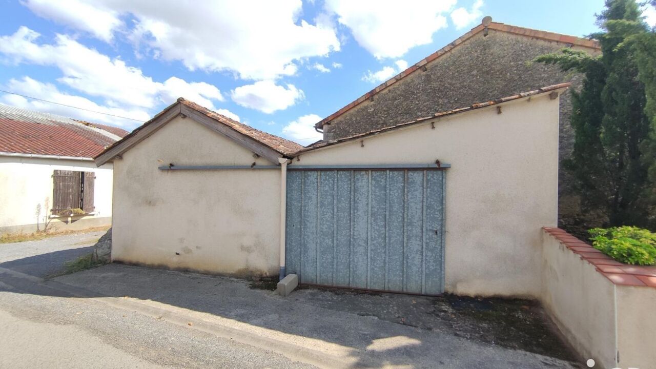 garage  pièces 40 m2 à vendre à Lussac-les-Châteaux (86320)