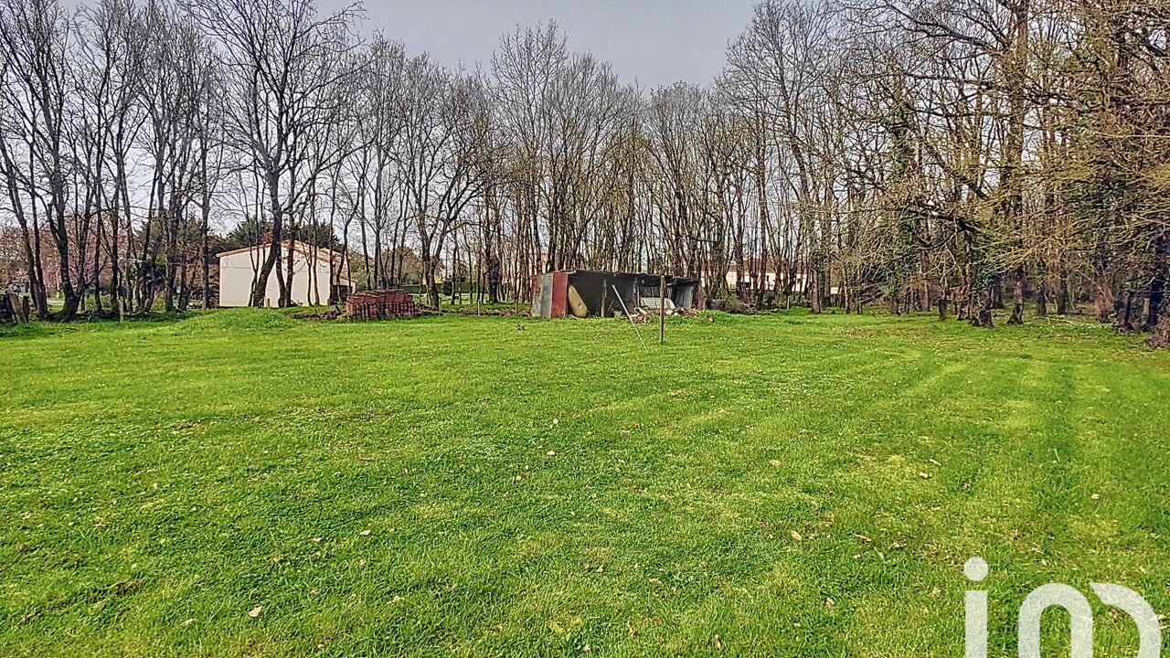 terrain  pièces 2326 m2 à vendre à Marigny-Chemereau (86370)