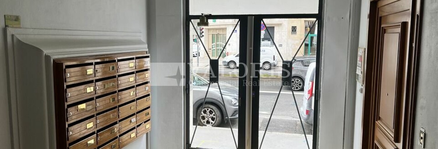 Commerce  97 m² à louer à Lyon 6 (69006)