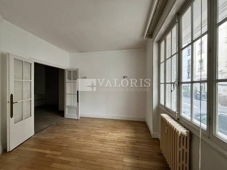 BUREAUX à LOUER — photo 1