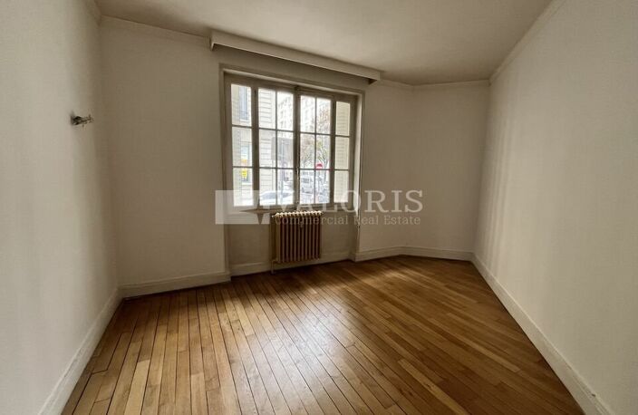 BUREAUX à LOUER — photo 2