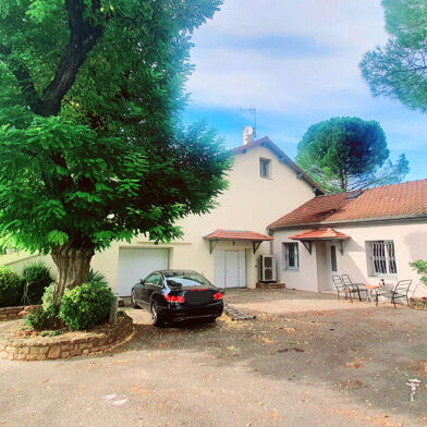 Maison 7 pièces 240 m²