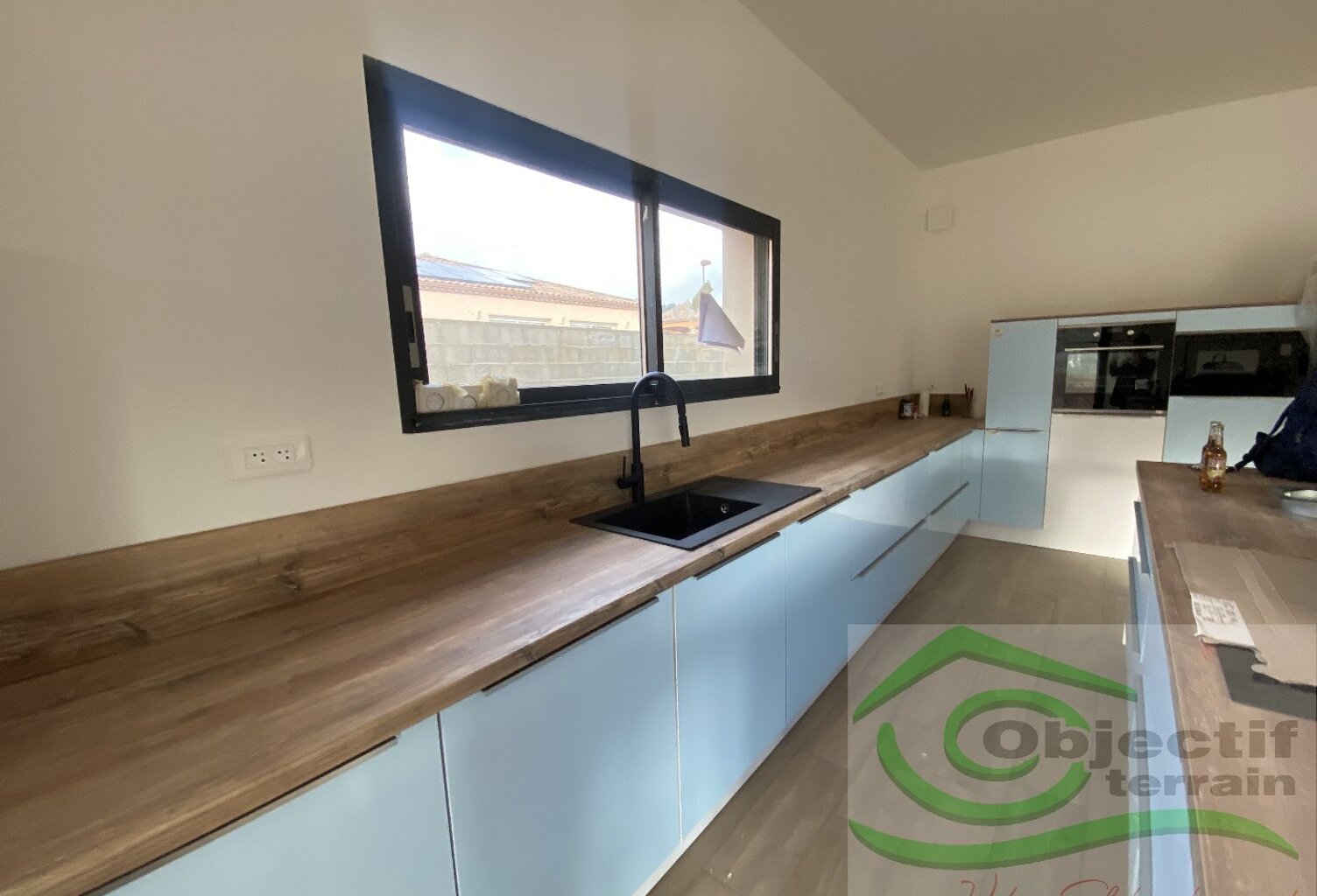 Villa — photo 1