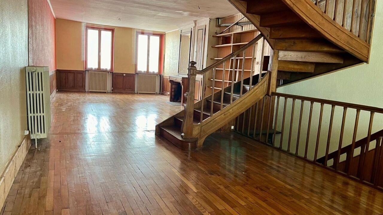 maison 10 pièces 270 m2 à vendre à Salins-les-Bains (39110)