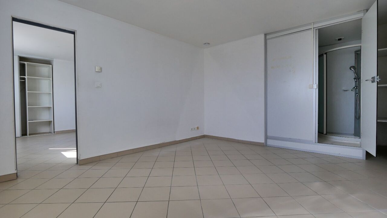 appartement 2 pièces 43 m2 à louer à Aimargues (30470)