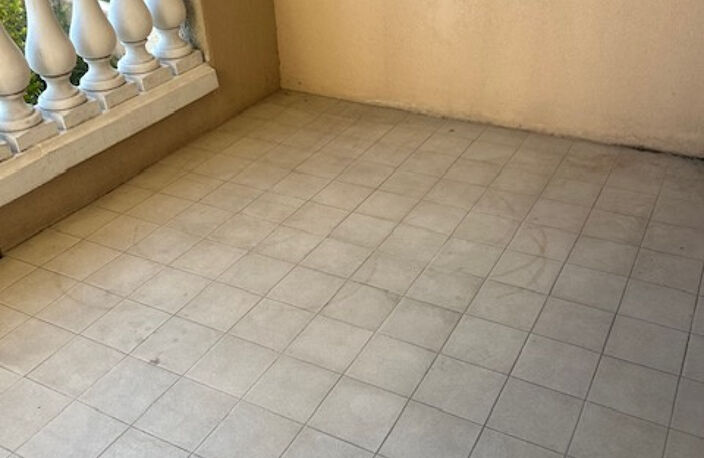 À Nice, grand appartement en vente avec L'IMMOBILIERE LO PRESTI — photo 2