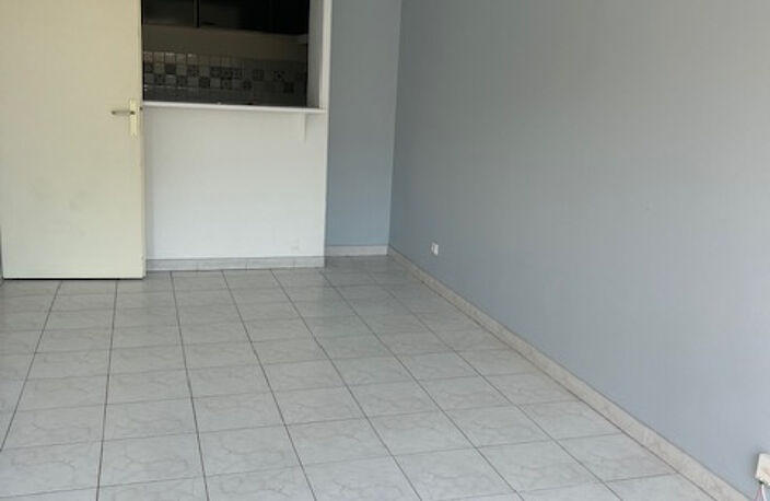 À Nice, grand appartement en vente avec L'IMMOBILIERE LO PRESTI — photo 3