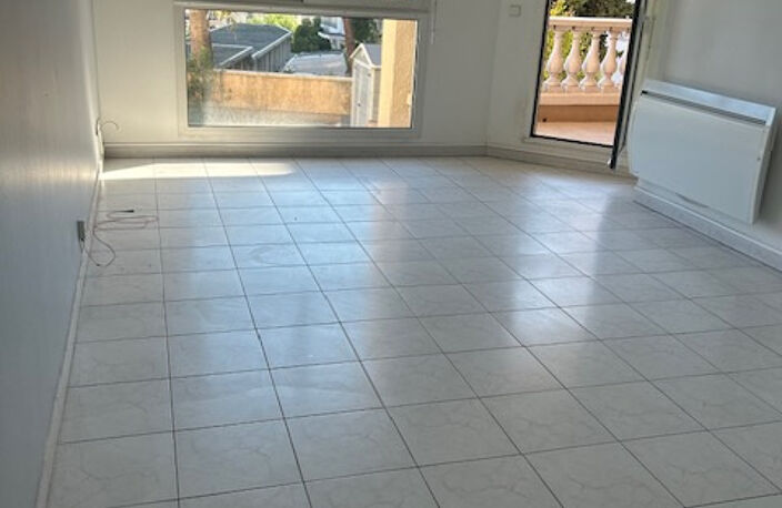 À Nice, grand appartement en vente avec L'IMMOBILIERE LO PRESTI — photo 4