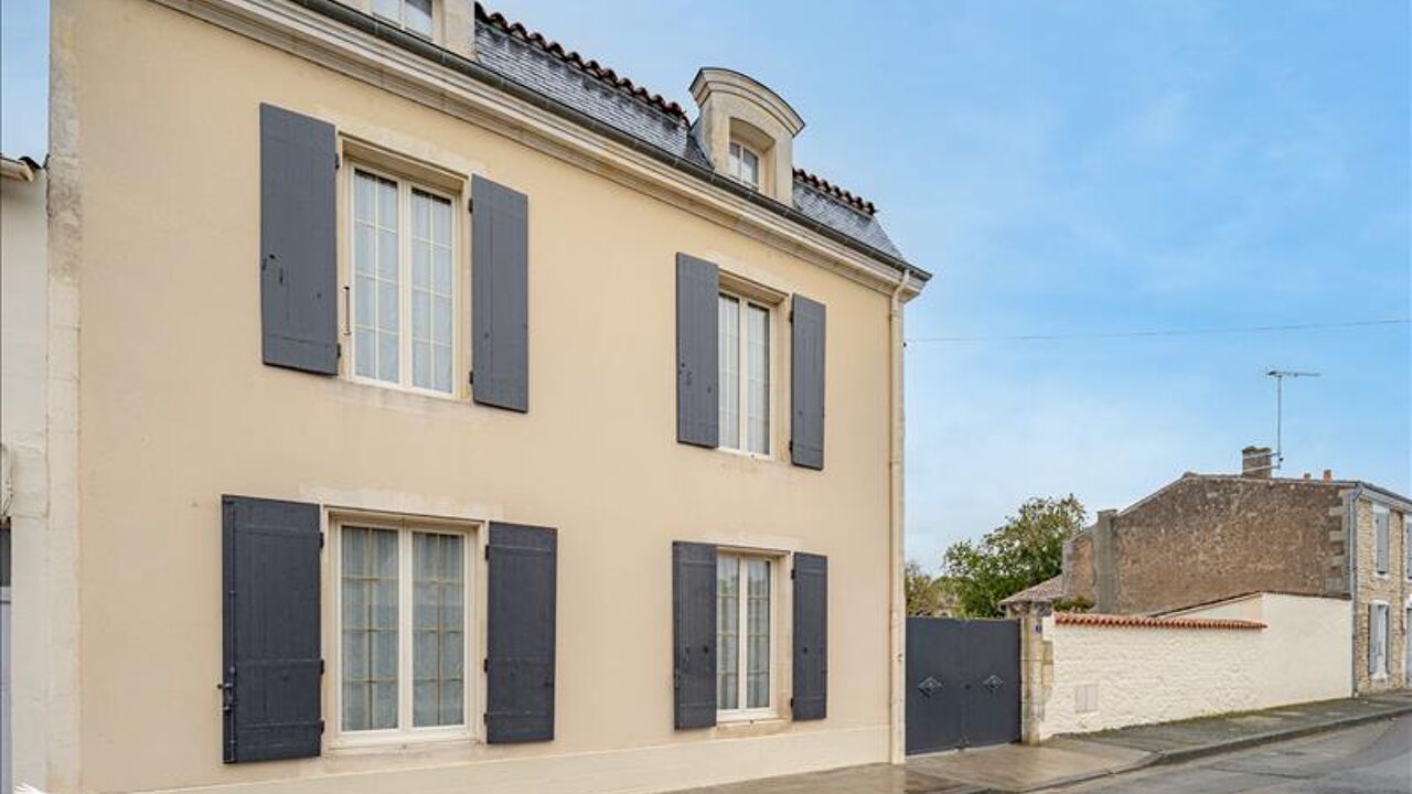 maison 7 pièces 139 m2 à vendre à Saint-Jean-d'Angély (17400)