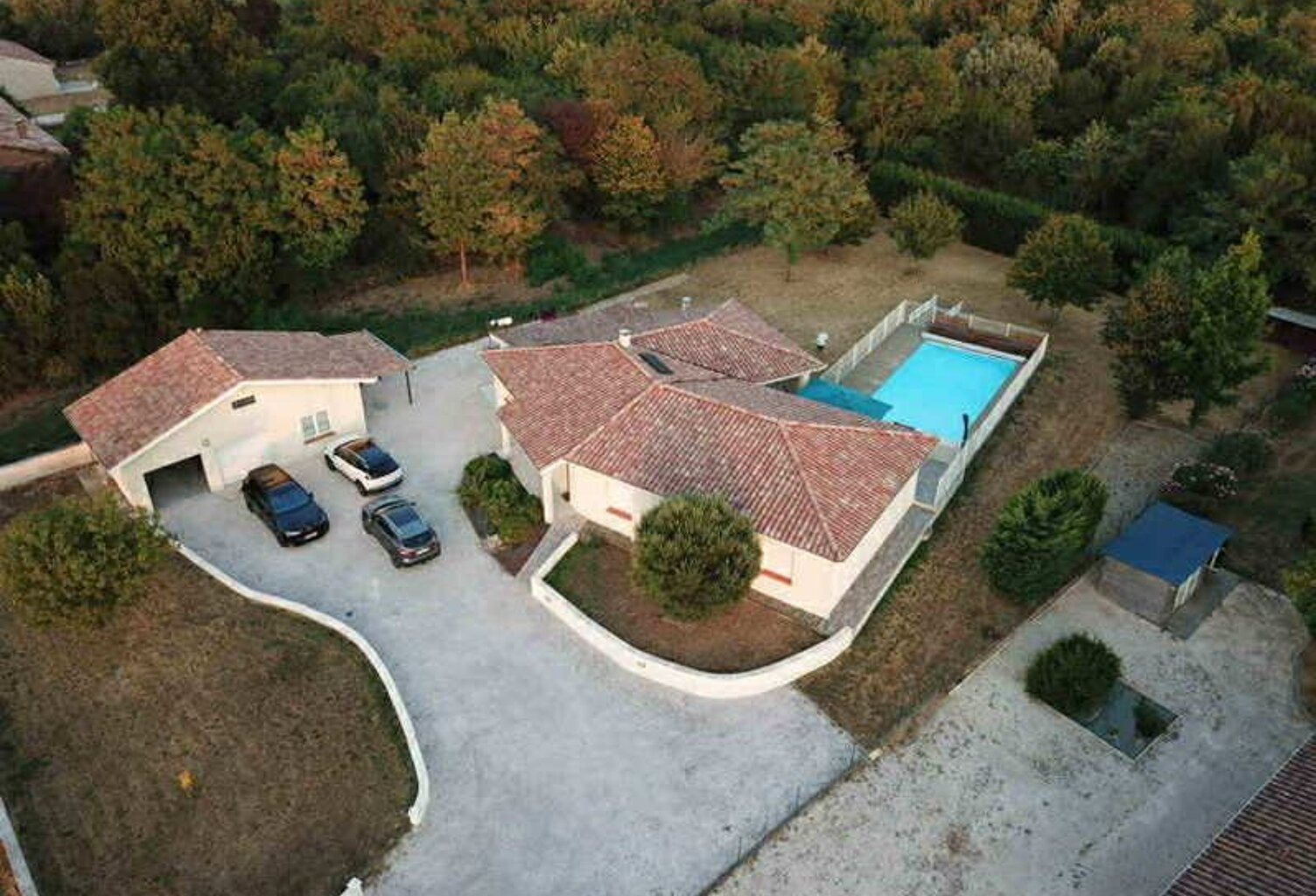 Villa de 6 pièces principales — photo 1