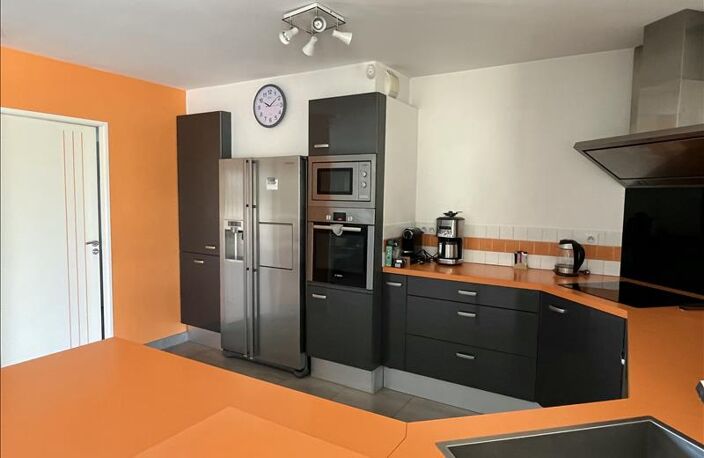 Villa de 6 pièces principales — photo 3