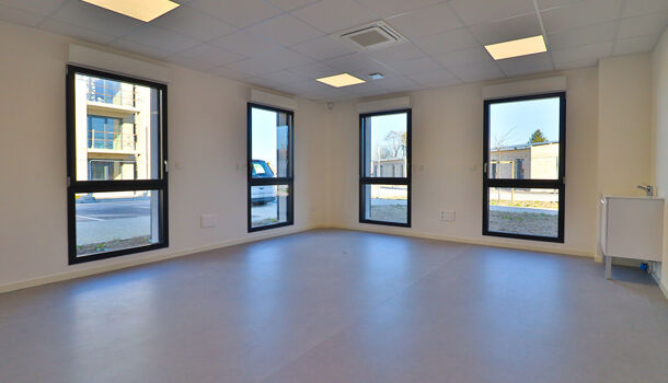 Local commercial 1 pièces  à louer Fagnières 51510