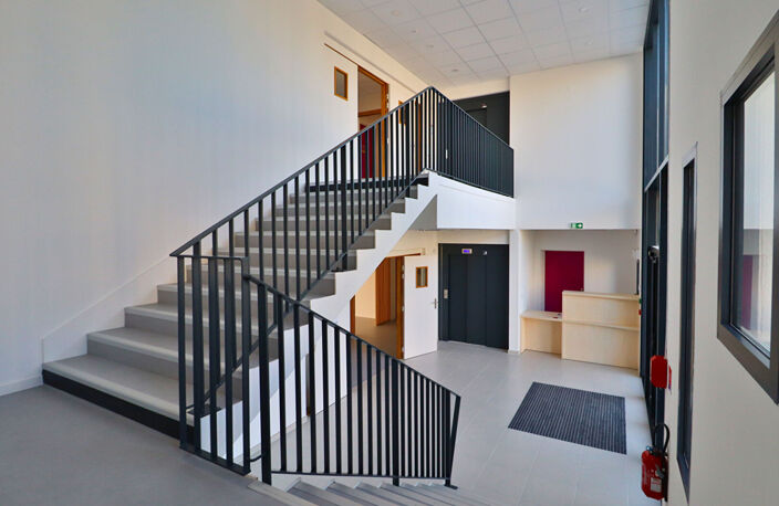 LOCATION LOCAL PROFESSIONNEL FAGNIERES G838 — photo 5