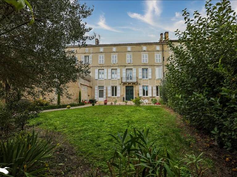 Maison en pierre de 13 pièces principales — photo 1