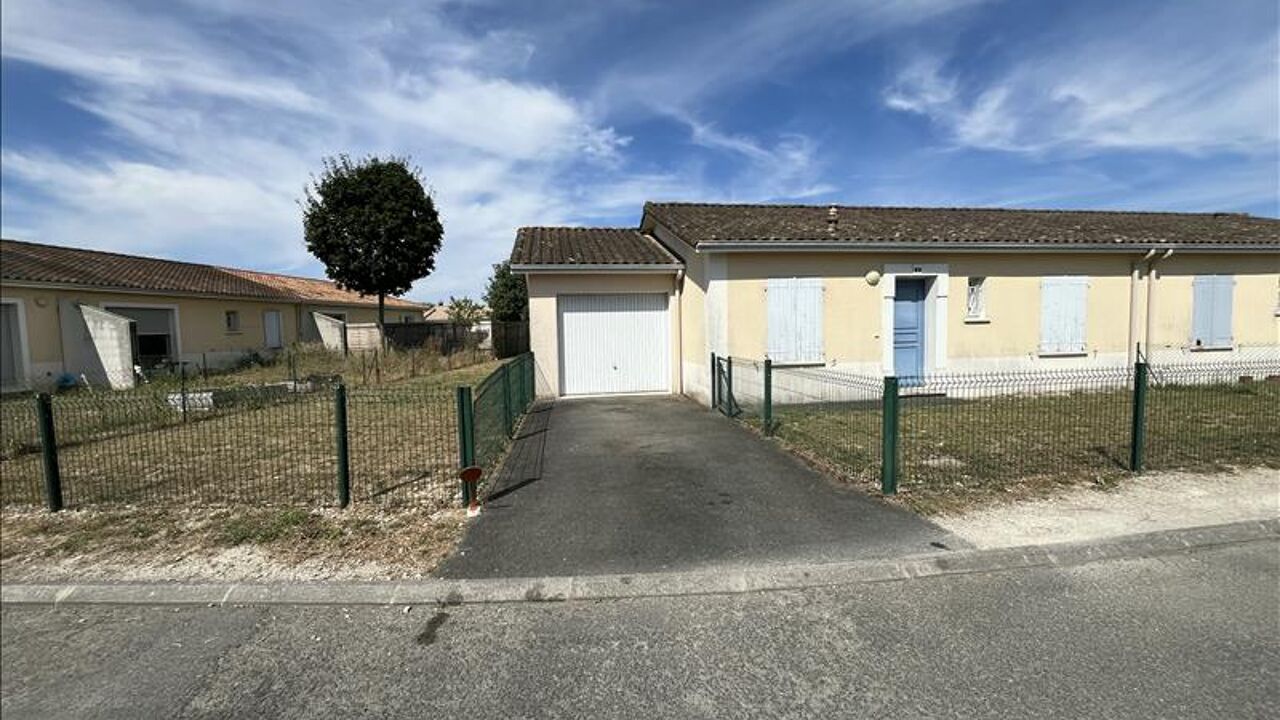 maison 3 pièces 66 m2 à vendre à Ruffec (16700)