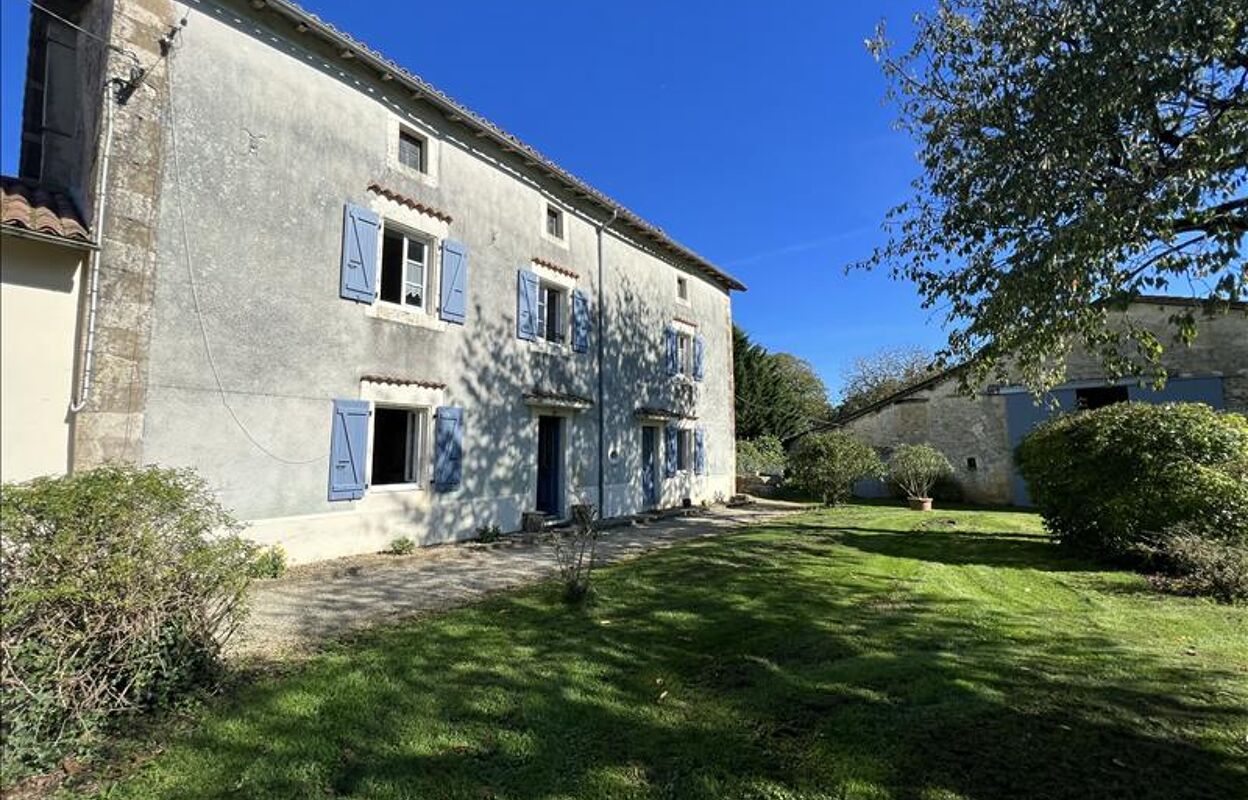 maison 6 pièces 197 m2 à vendre à Loubillé (79110)