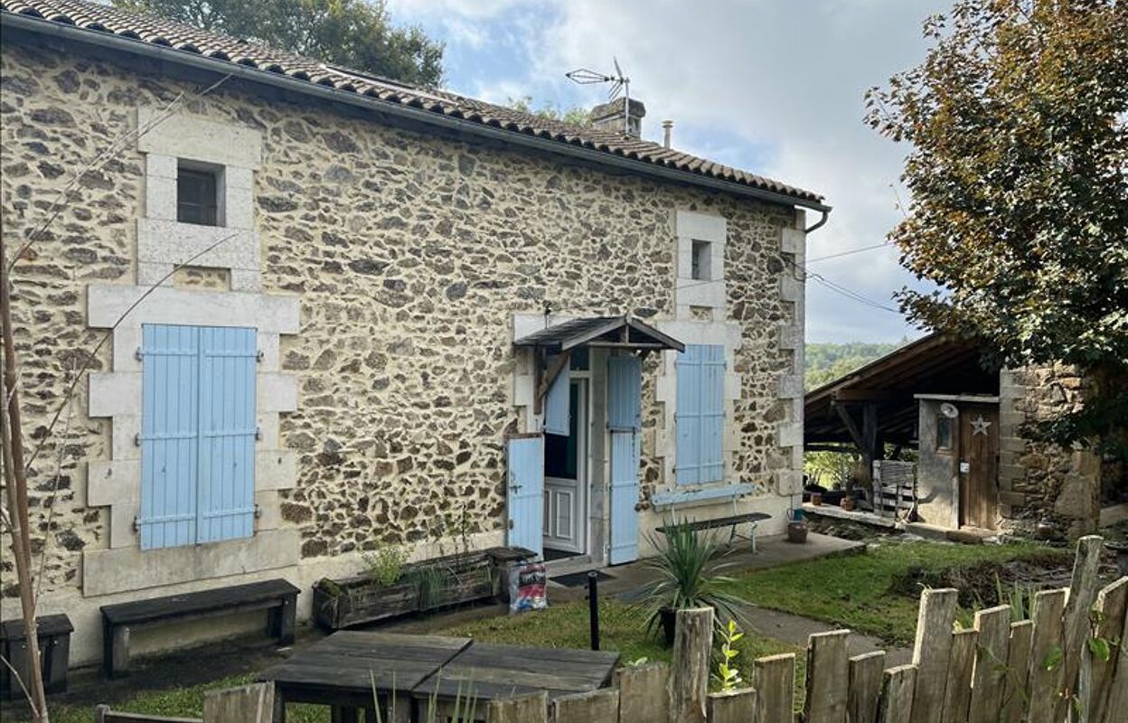 maison 3 pièces 85 m2 à vendre à Écuras (16220)