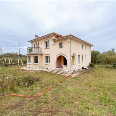 Maison 8 pièces 243800 €