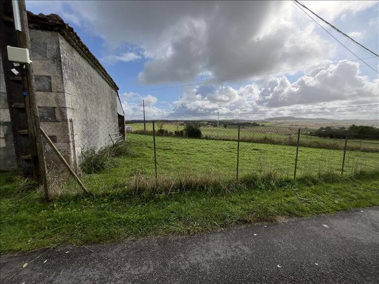 Maison en pierre de 2 pièces principales — photo 1