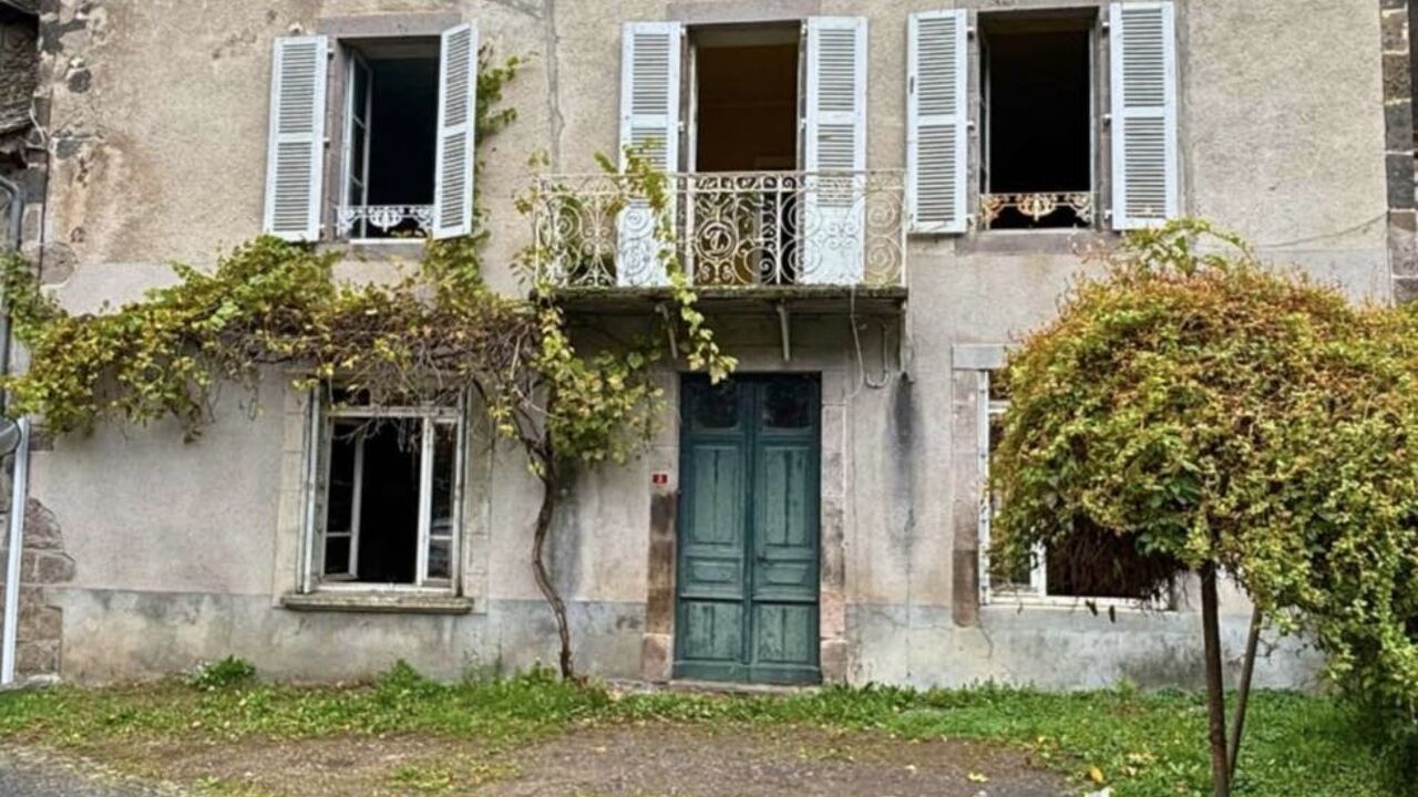 maison 6 pièces 303 m2 à vendre à Marmanhac (15250)