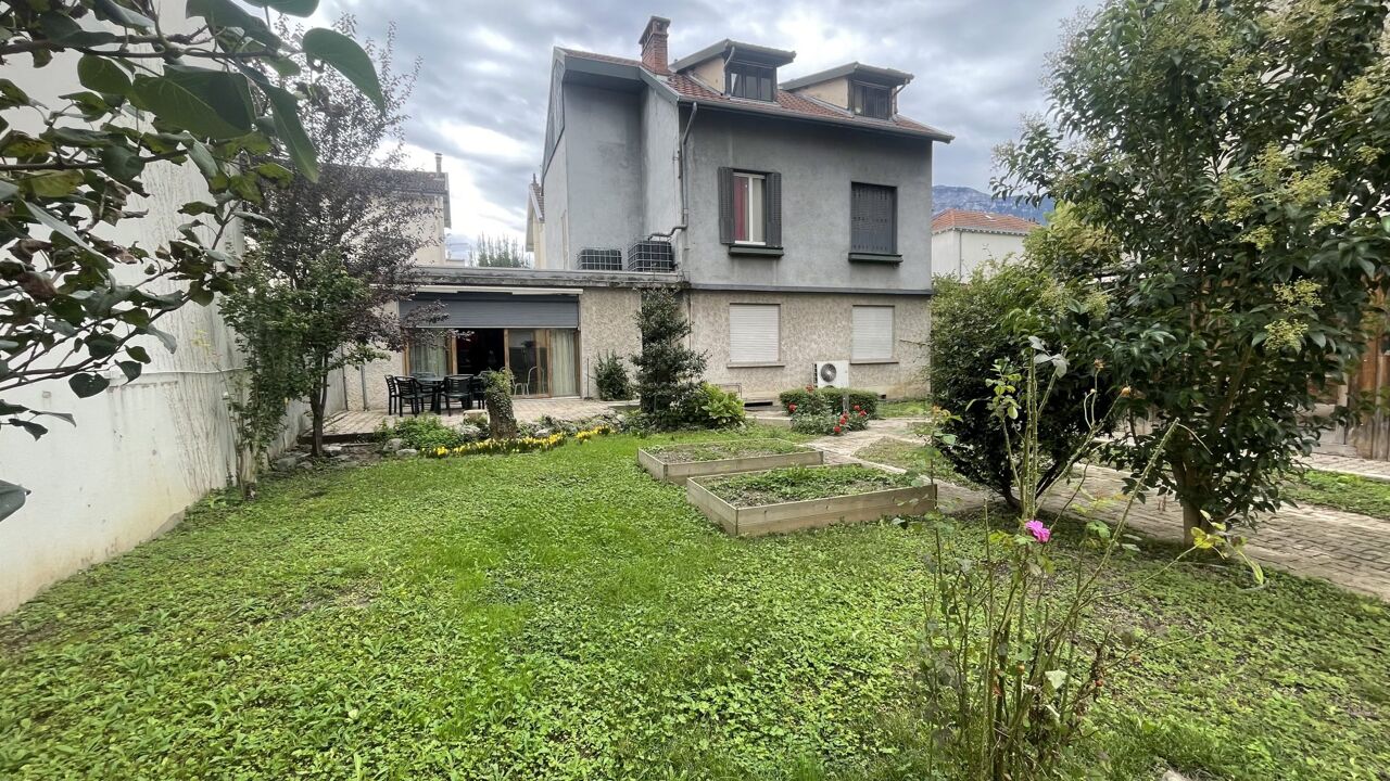 maison 9 pièces 271 m2 à vendre à Grenoble (38100)