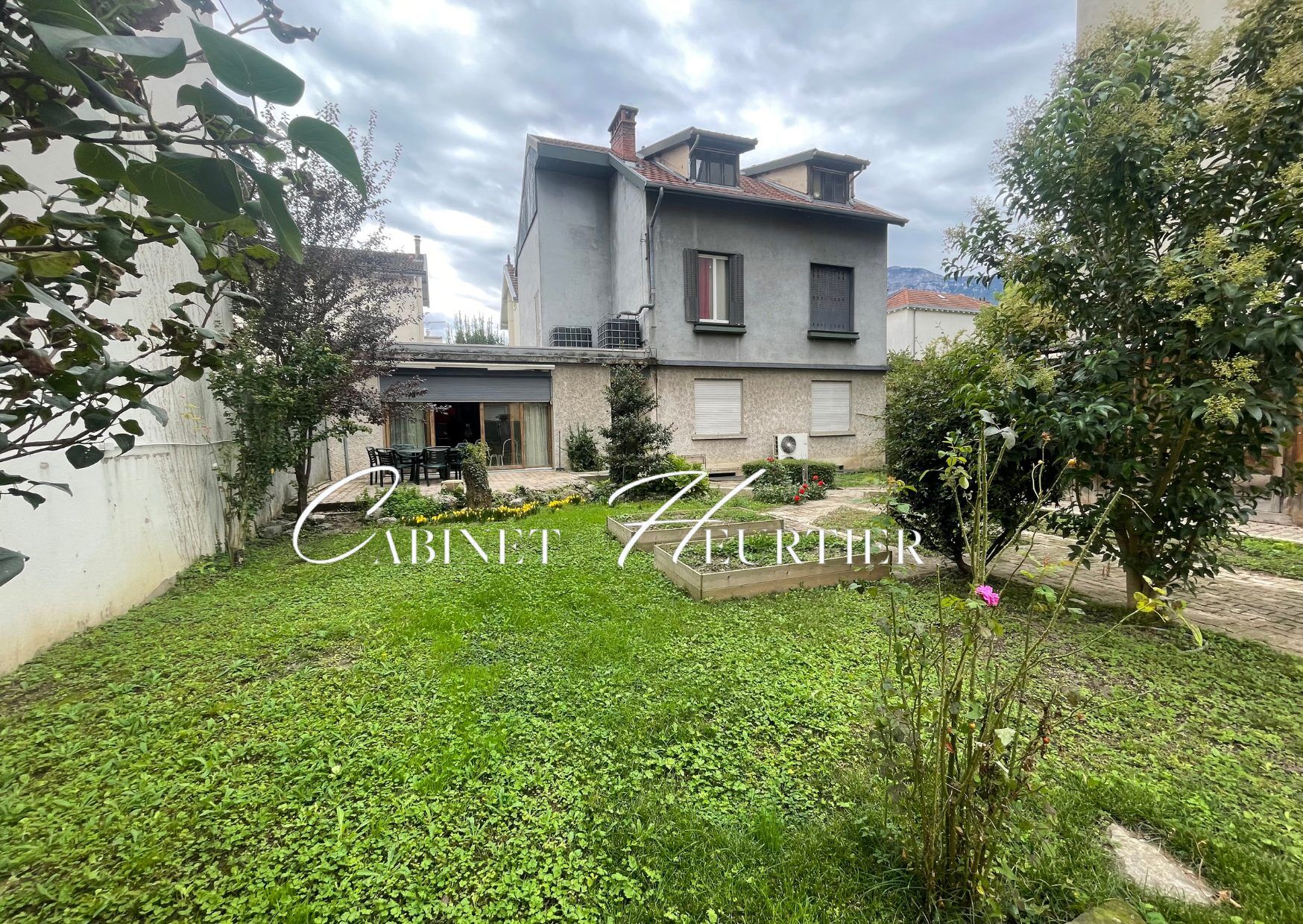 Villa / Maison 9 pièces  à vendre Grenoble 38100