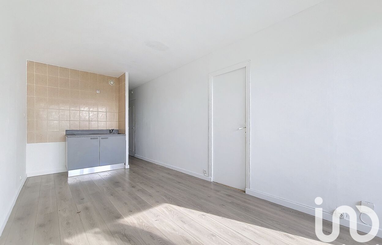 appartement 2 pièces 30 m2 à vendre à Grigny (91350)