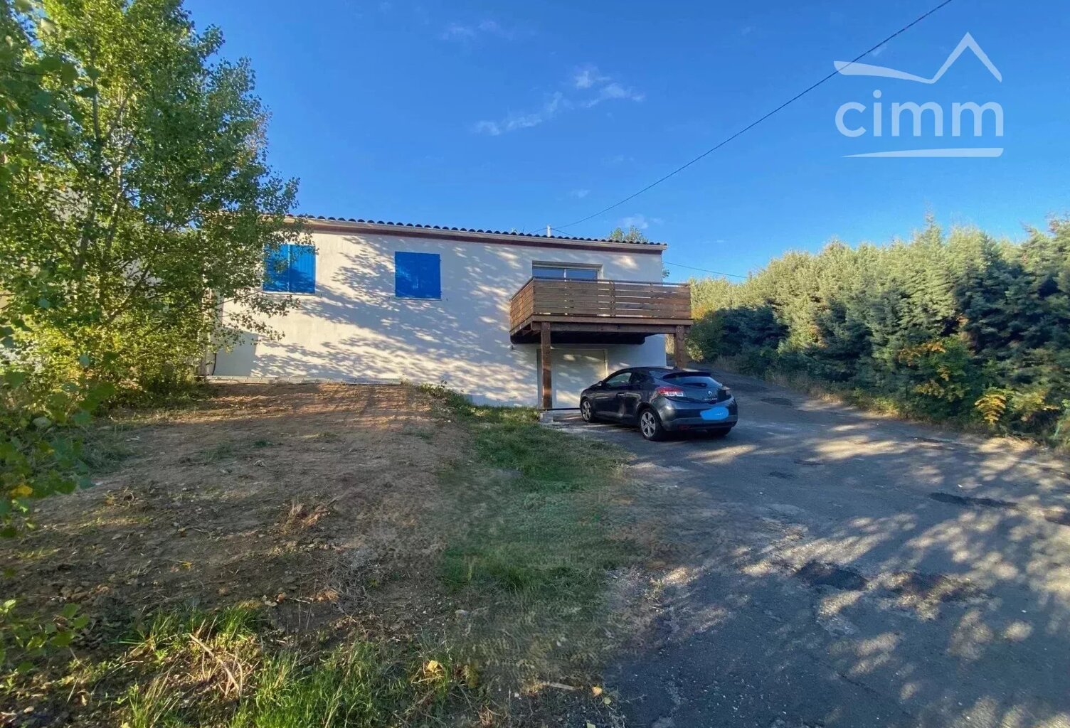 Villa de plein pied avec jardin, terrasse et garage — photo 1