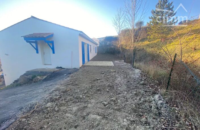 Villa de plein pied avec jardin, terrasse et garage — photo 3