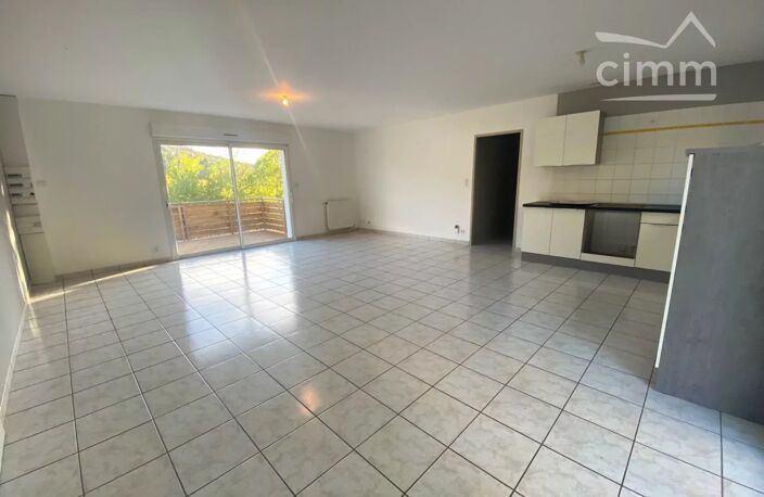 Villa de plein pied avec jardin, terrasse et garage — photo 4