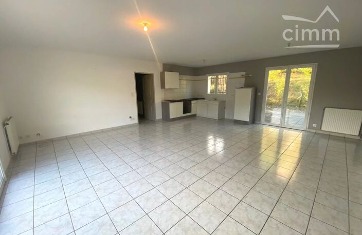 Villa de plein pied avec jardin, terrasse et garage — photo 5