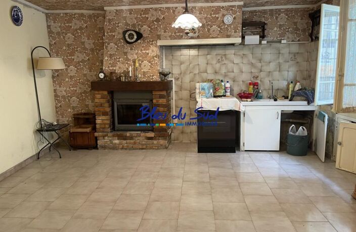 MAISON DE VILLAGE AVEC BEAUCOUP DE POTENTIEL — photo 3