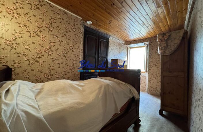 MAISON DE VILLAGE AVEC BEAUCOUP DE POTENTIEL — photo 5