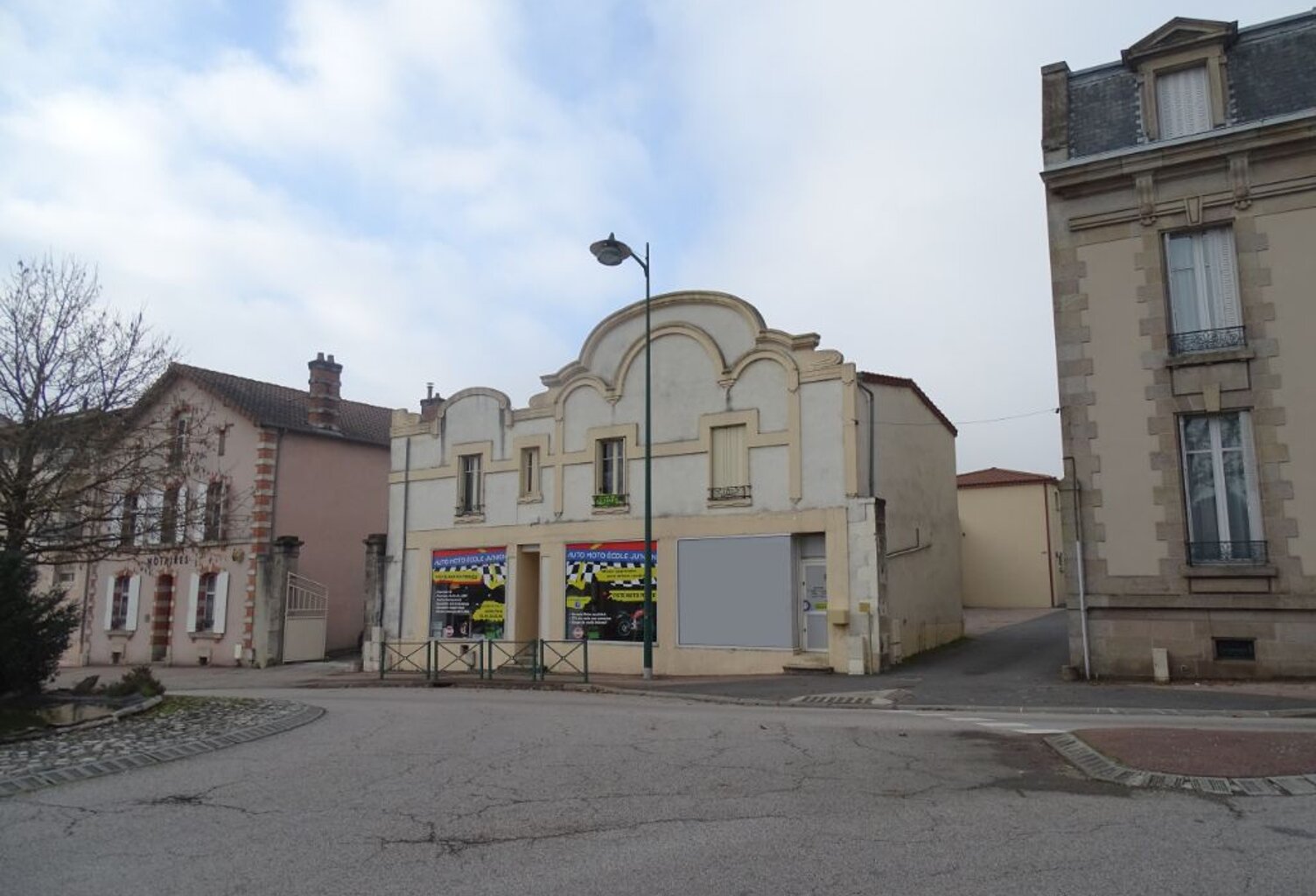 Local commercial Saint Junien — photo 1