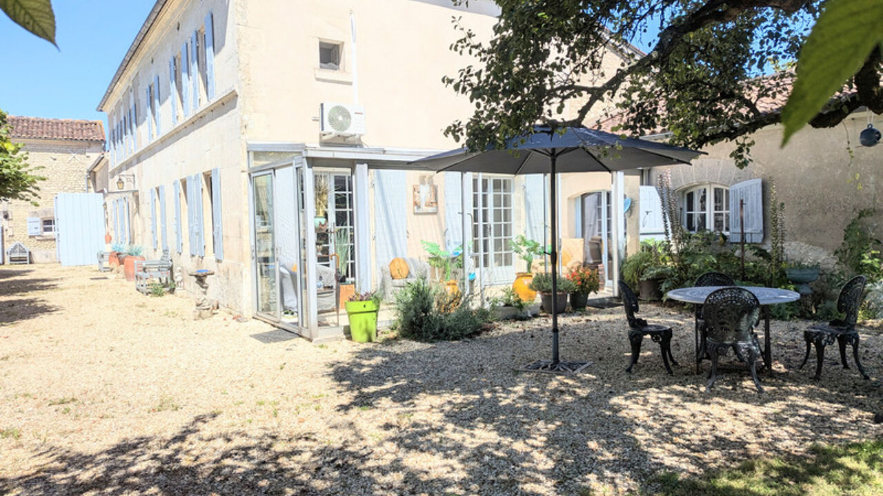 maison 9 pièces 224 m2 à vendre à Segonzac (16130)