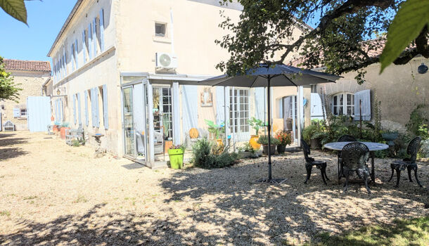 Villa / Maison 9 pièces  à vendre Segonzac 16130