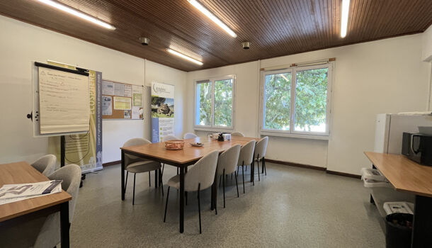 Bureau 3 pièces  à louer Aubagne 13400