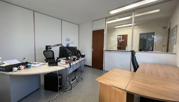 Bureau 3 pièces  à louer Aubagne 13400