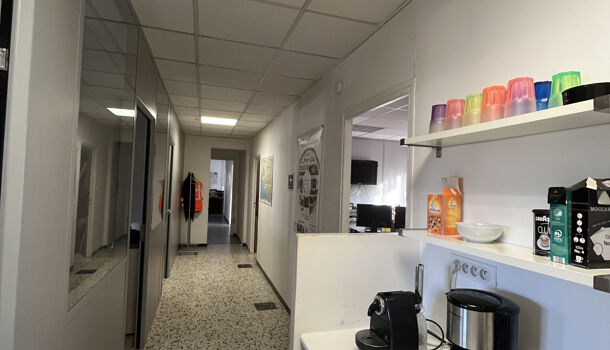 Bureau 3 pièces  à louer Aubagne 13400