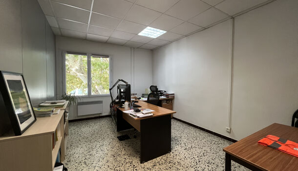 Bureau 3 pièces  à louer Aubagne 13400