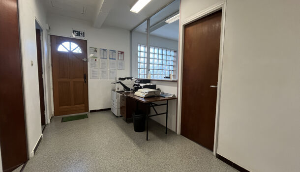 Bureau 3 pièces  à louer Aubagne 13400