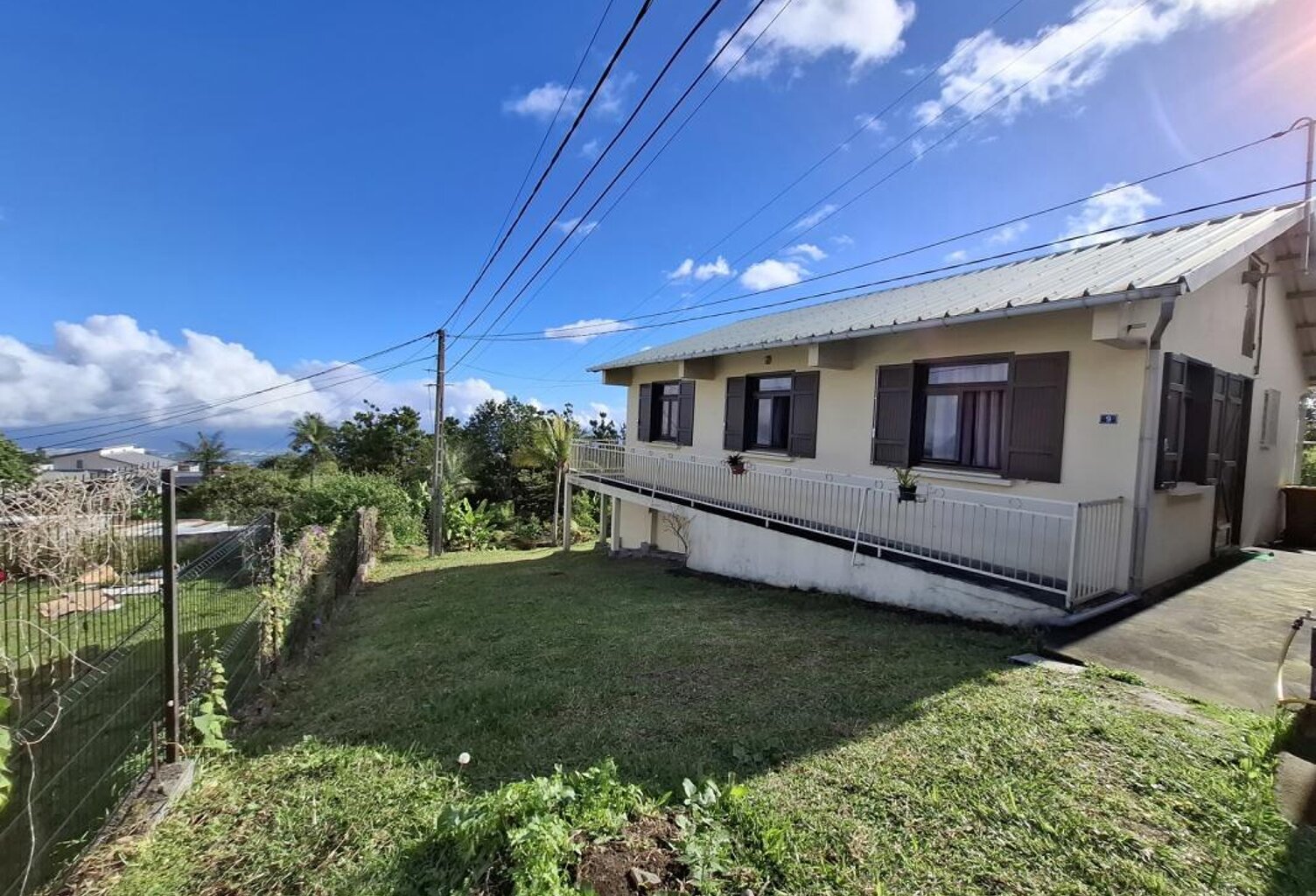A VENDRE DIRECT IMMOBILIER MAISON PLAIN PIED F4 LE TAMPON — photo 1