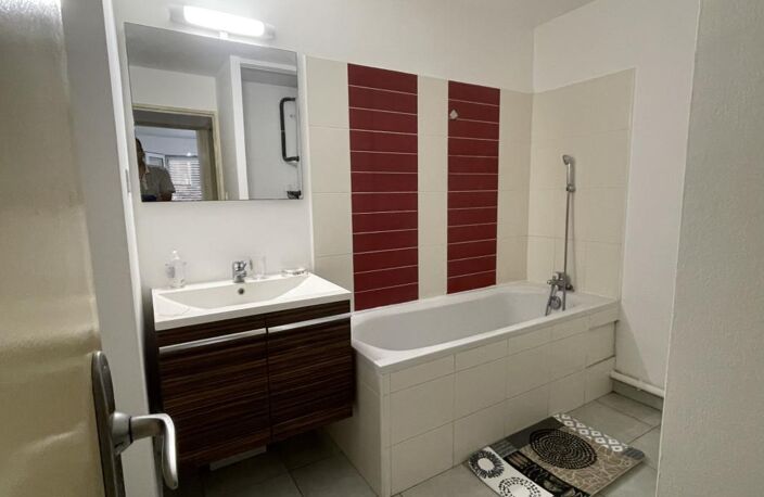 F2 meublé de 42 m2 avec espace extérieur — photo 5