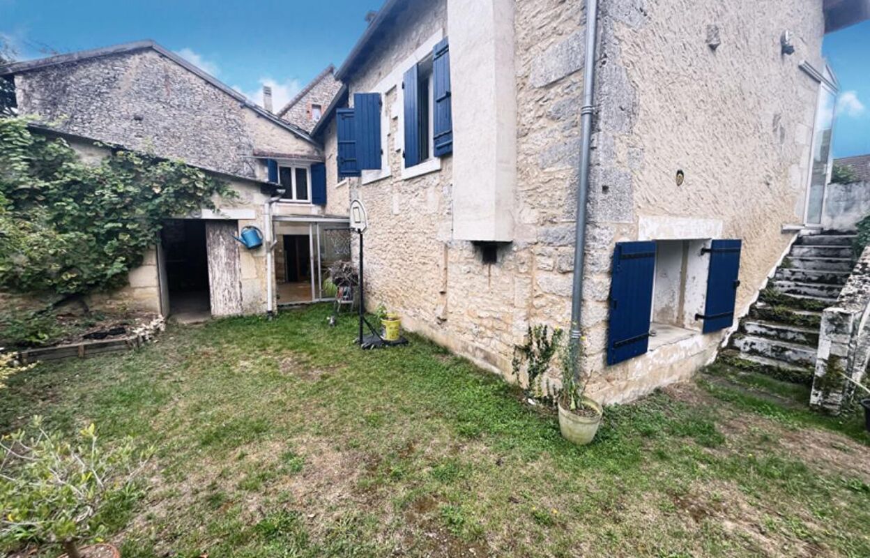 maison 5 pièces 135 m2 à vendre à Cubjac-Auvézère-Val d'Ans (24640)