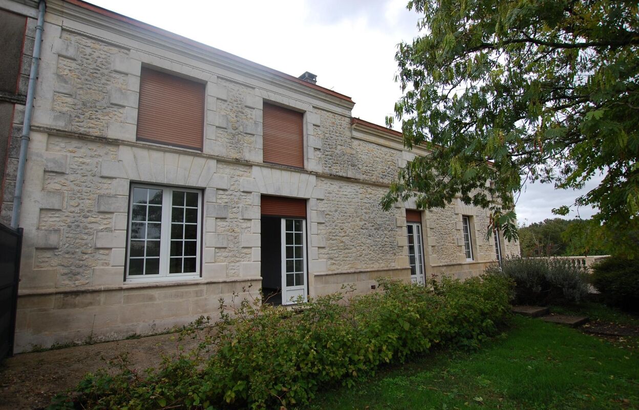 maison 8 pièces 185 m2 à vendre à Saint-Palais (33820)