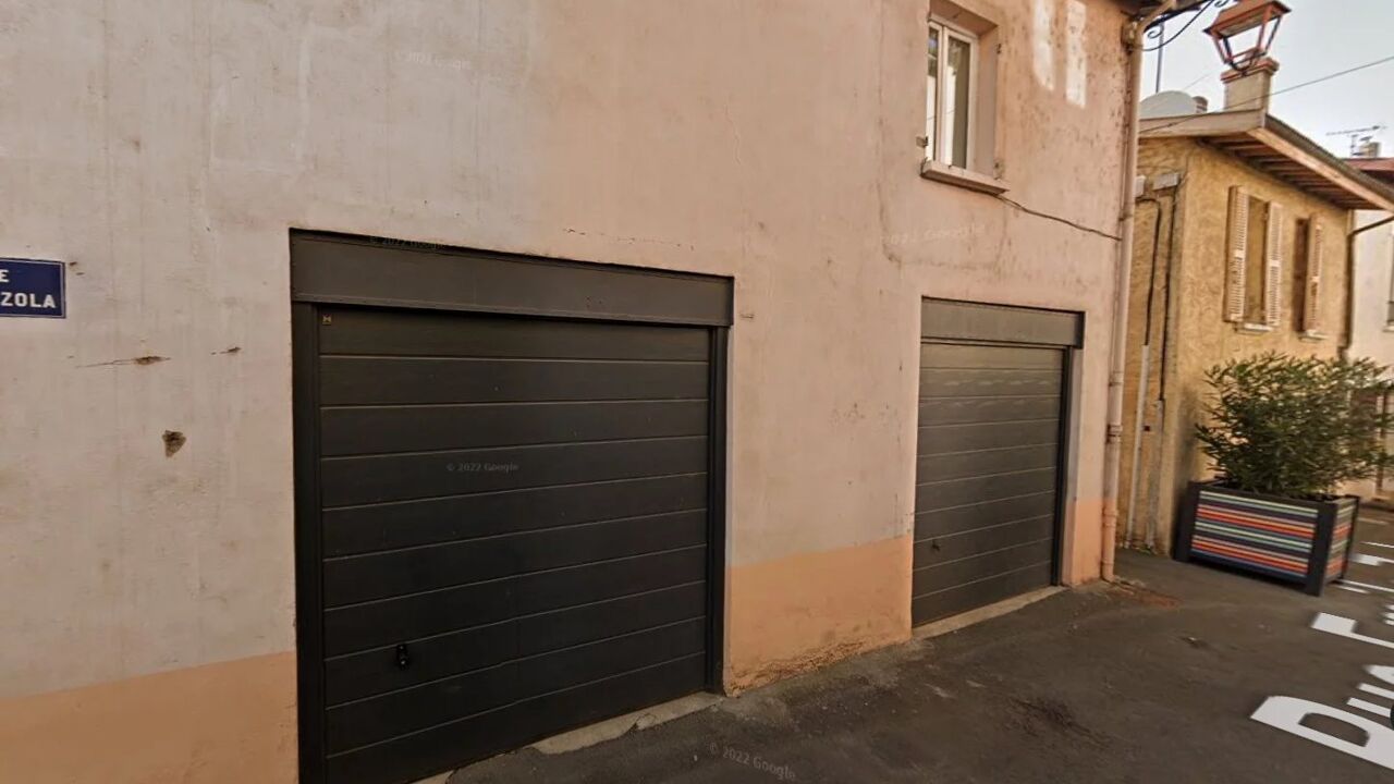 garage  pièces  m2 à Neuville-sur-Saône (69250)