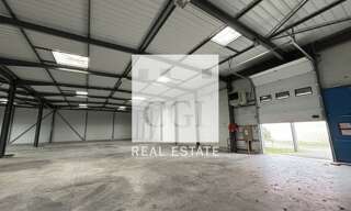 Commerce  9000 m² à louer à Blyes (01150)